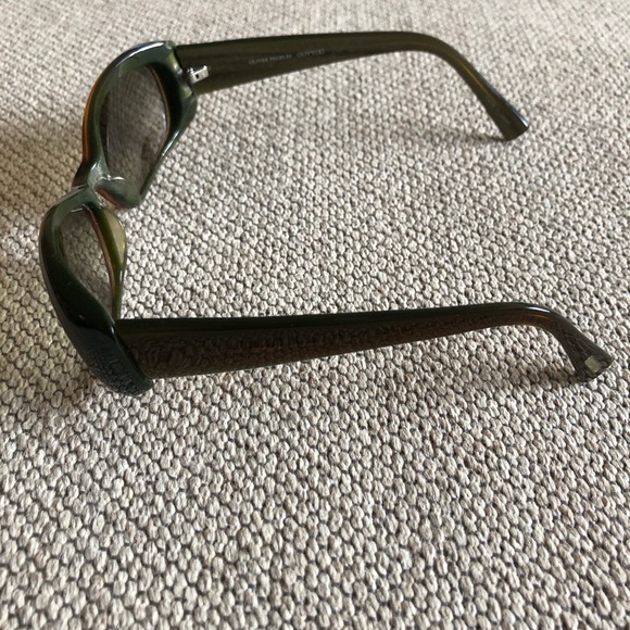 SOLD Oliver Peoples Sunglasses. Vintage Very good condition. Model Pheobe Green - Picture 5 of 11